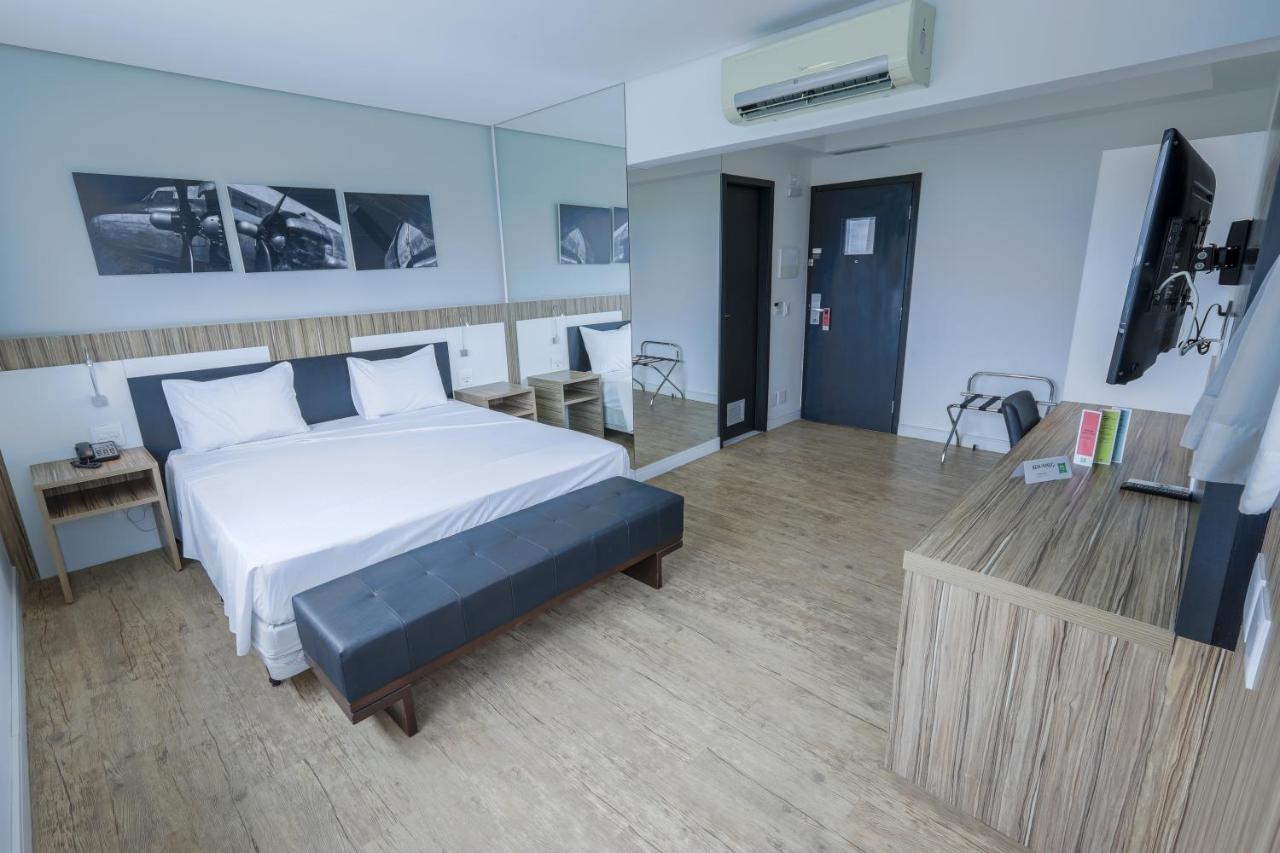 ホテル Ibis Styles Confins Aeroporto ラゴア・サンタ エクステリア 写真