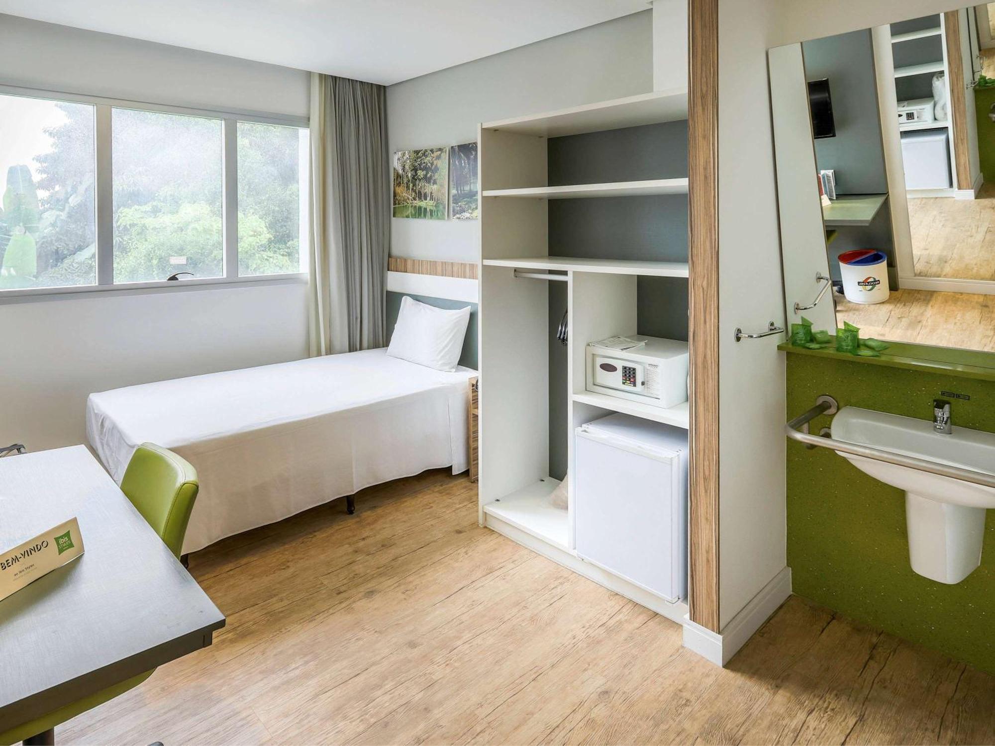 ホテル Ibis Styles Confins Aeroporto ラゴア・サンタ エクステリア 写真