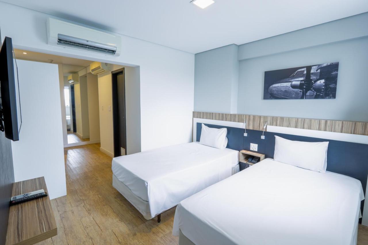 ホテル Ibis Styles Confins Aeroporto ラゴア・サンタ エクステリア 写真