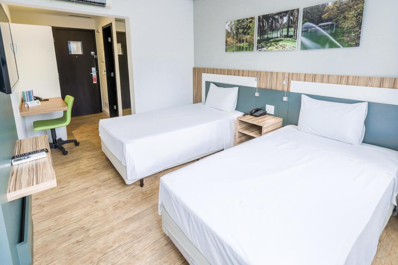 ホテル Ibis Styles Confins Aeroporto ラゴア・サンタ エクステリア 写真